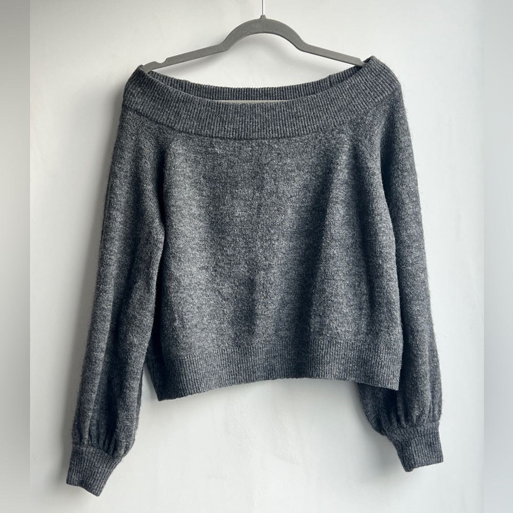 H&M (Divided) Off-Shoulder Gray Sweater